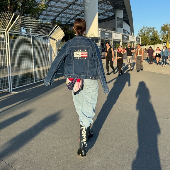 Vintage Tommy Hilfiger Flag Patch Denim Jacket 💙❤️ - Picture 11 of 11